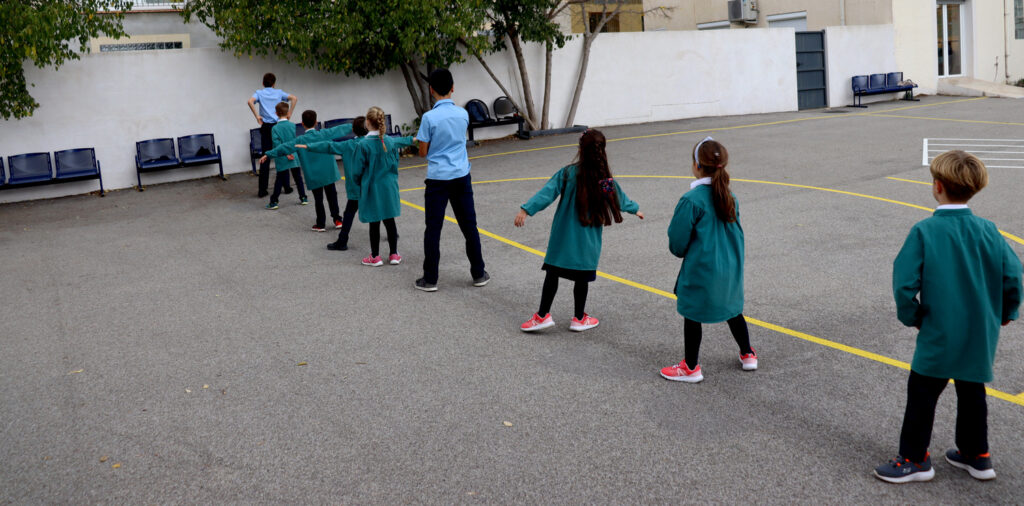 Le sport CE, assisté par les élèves de 3e