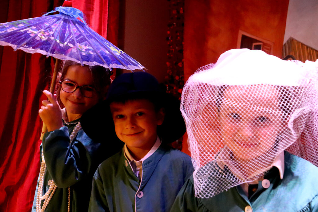 Une séance de théâtre en CE